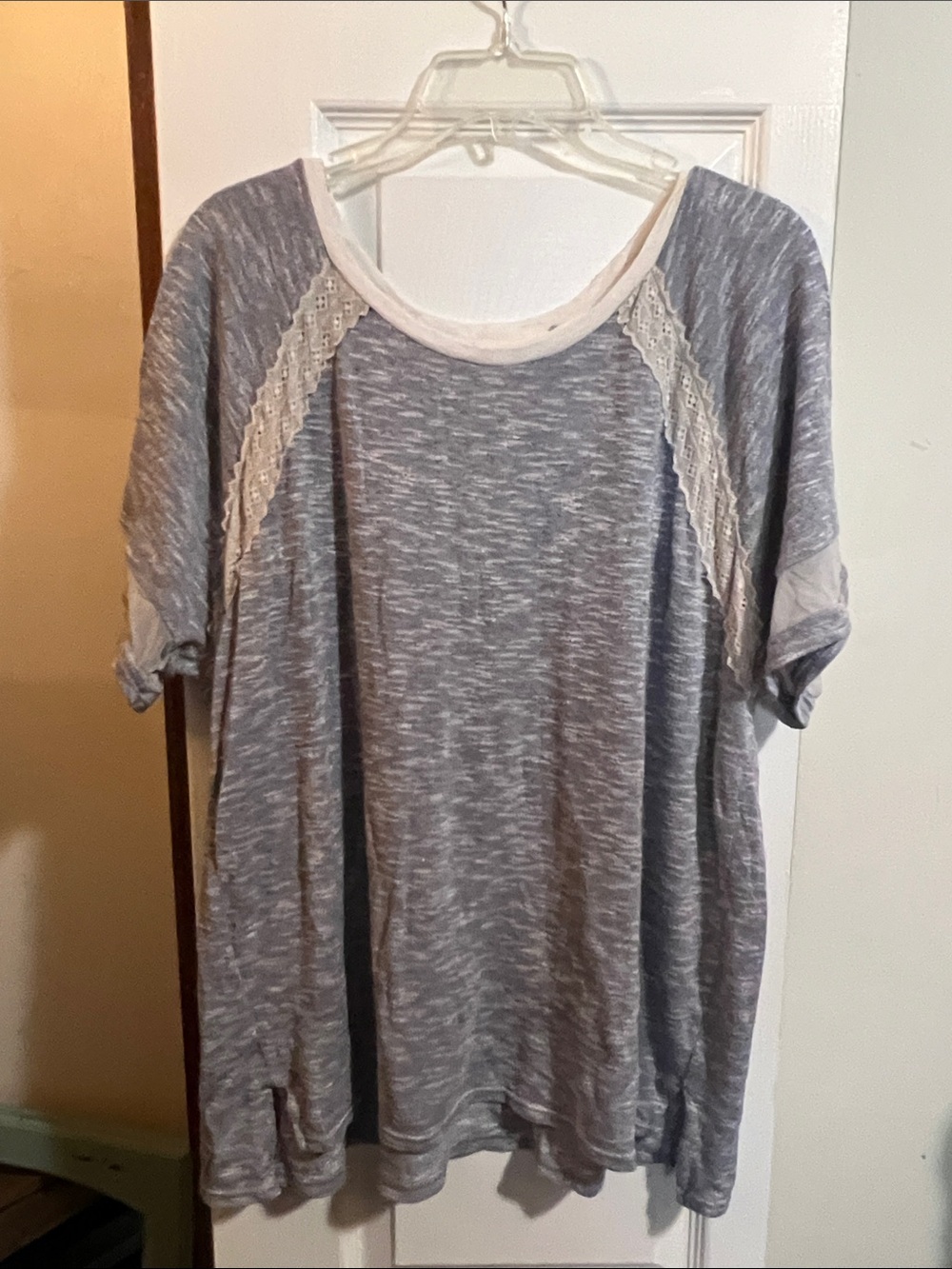 Simply Vera Vera Wang Heather Gray Short Sleeve Top with Cream Lace Trim